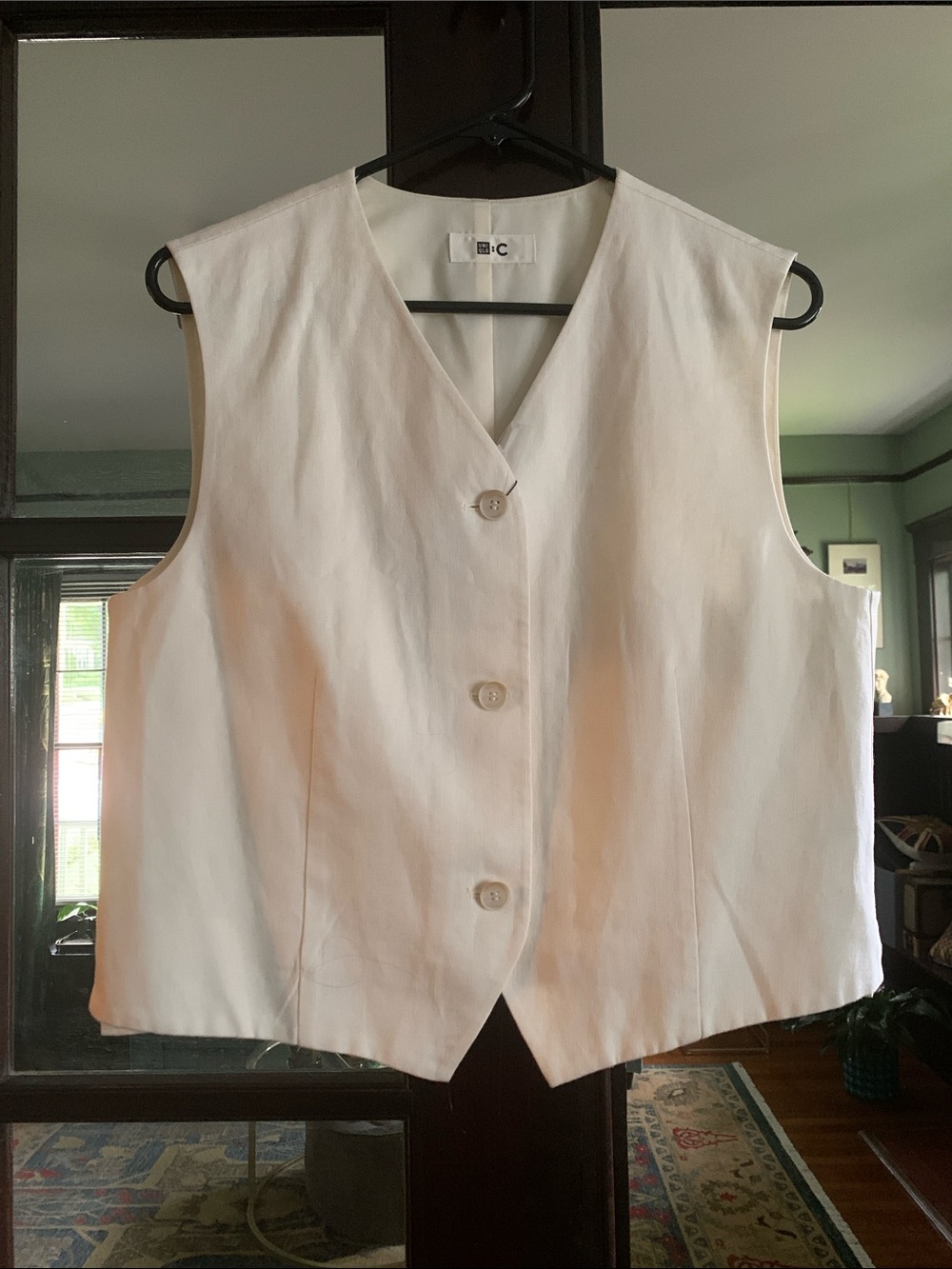 Uniqlo Cream Button-Front V-Neck Sleeveless Vest